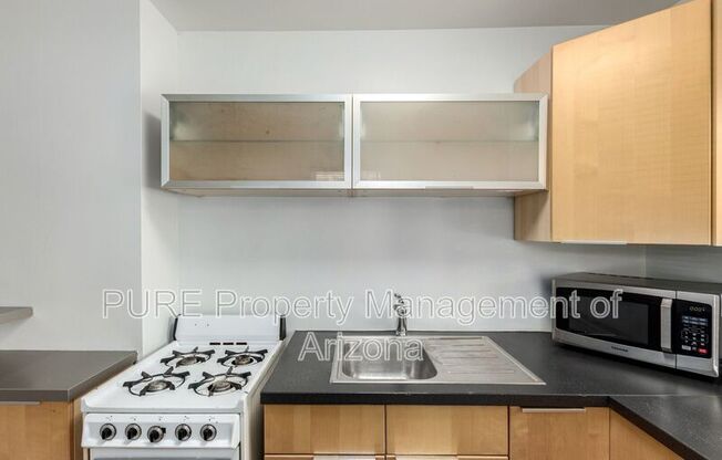 912 E MONTEBELLO AVE