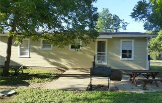 3 beds, 1 bath, $1,950