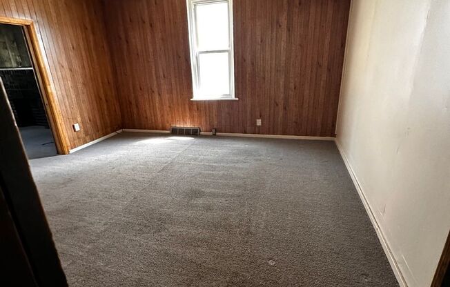 2 beds, 1 bath, $1,000