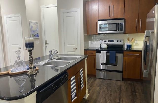 1725 Cresent Plaza Dr.