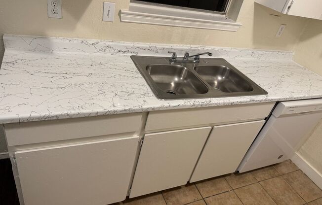 1417 Laura Ln, Dallas, TX 75241