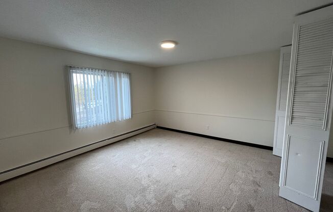 2 beds, 1 bath, 975 sqft, $1,490, Unit 2700-226