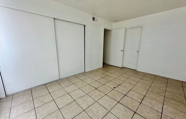2 beds, 2 baths, 800 sqft, $1,050, Unit A