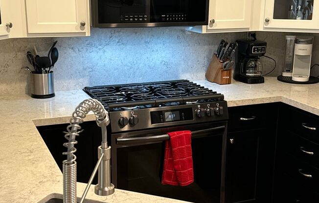 Carmel Valley Furnished 1BR/1BA  Resort like community of Del Mar Villas