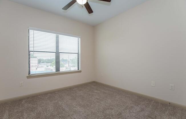 2 beds, 2 baths, 924 sqft, $1,465