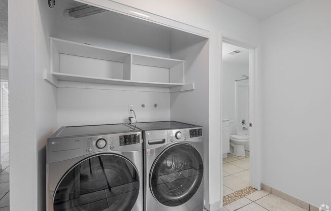 2 beds, 1 bath, 1,014 sqft, $1,695, Unit 42