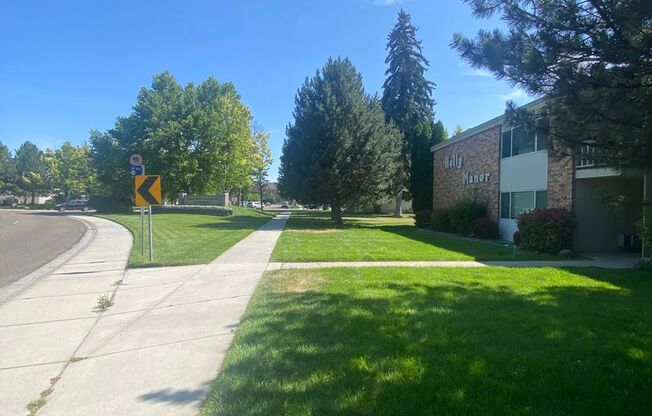 2 beds, 1 bath, 950 sqft, $1,125, Unit Unit 7