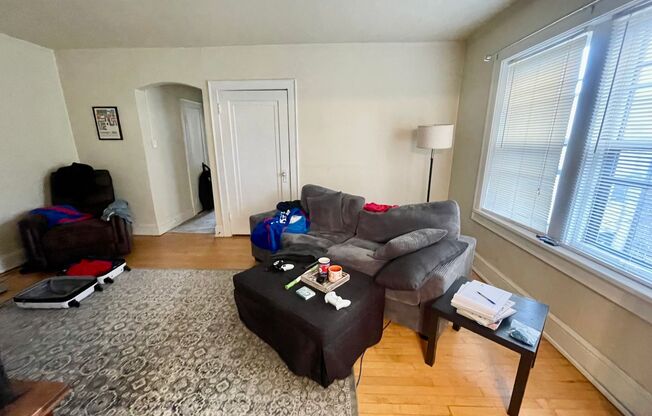 2636 N Oakland Ave