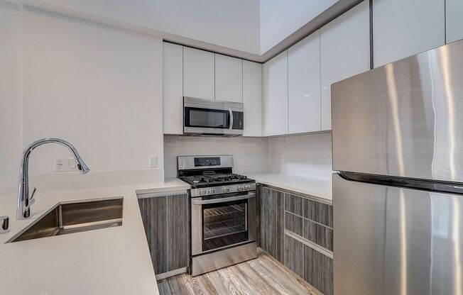 1 bed, 1.5 baths, 850 sqft, $2,450, Unit 08