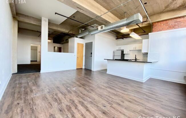 934 BROADWAY BLVD