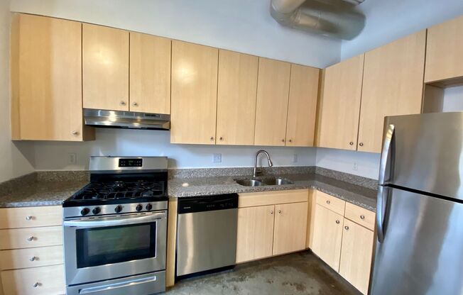 Studio, 1 bath, 695 sqft, $1,550, Unit A-210
