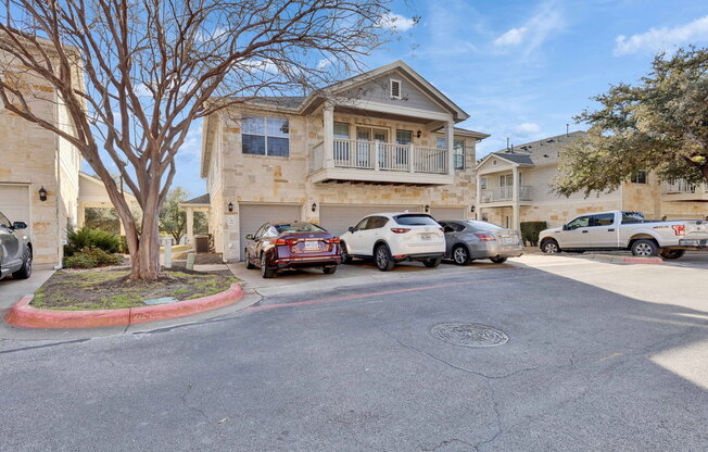 2 beds, 2 baths, 1,089 sqft, $1,650, Unit Apt 2701