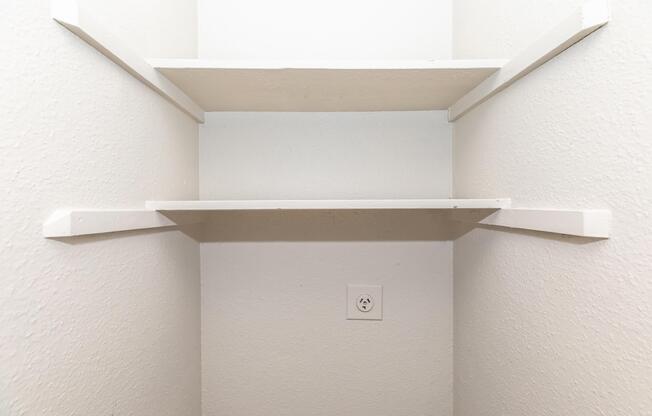 2 beds, 2 baths, 924 sqft, $1,090