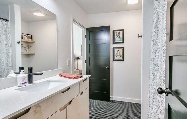 1 bed, 1 bath, 925 sqft, $1,500, Unit 1