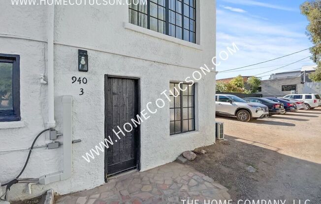 940 E FLORITA ST
