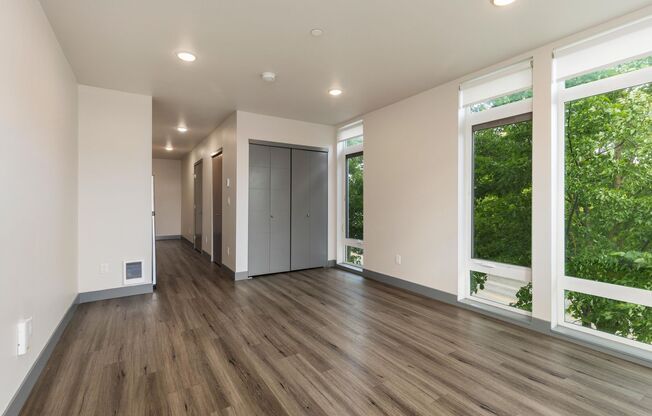 Studio, 1 bath, 401 sqft, $1,495, Unit 207