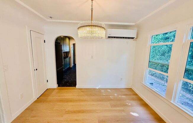 1 bed, 1 bath, $2,150, Unit 3776.5 S Gramercy Pl