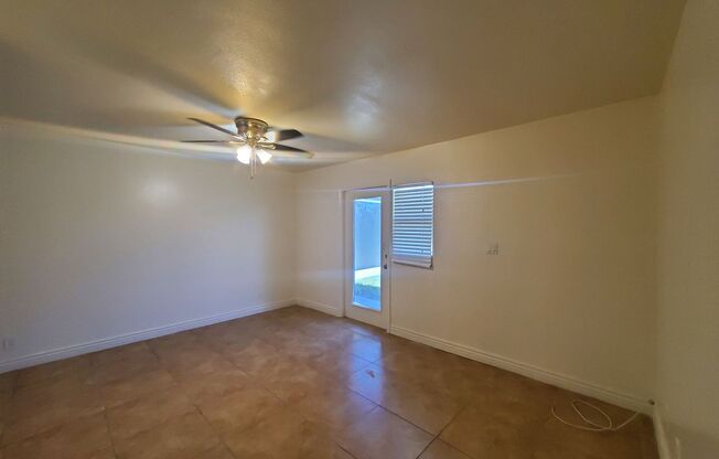 2 beds, 1 bath, 800 sqft, $1,195, Unit 03