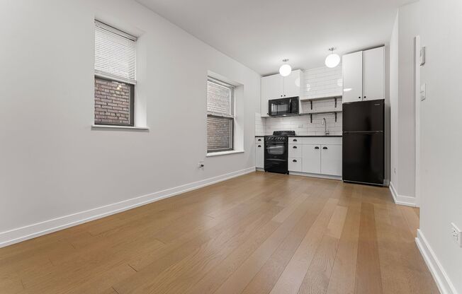 Studio, 1 bath, 225 sqft, $1,350, Unit 212