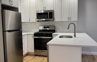 2 beds, 1 bath, 1,100 sqft, $4,000, Unit 7