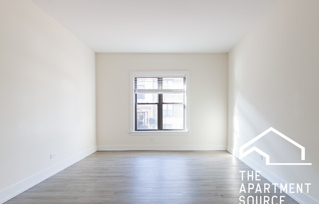 821 W Waveland Ave