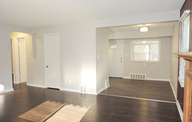 4 Bed - 1 Full Bath Cape Cod for Rent!