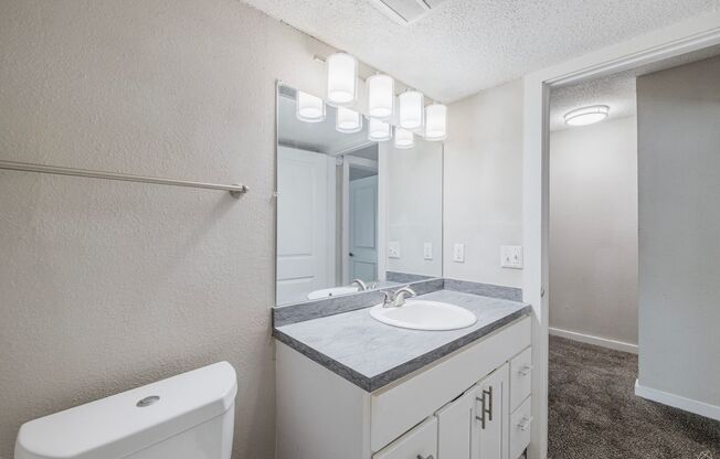 2 beds, 1.5 baths, 1,062 sqft, $1,150, Unit 1-09G