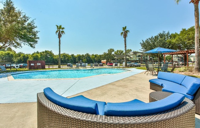 sparkling pool in west houston luxury apartments