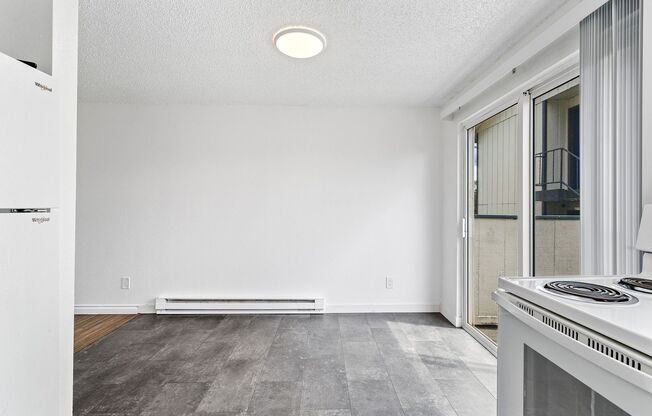 2 beds, 1 bath, 794 sqft, $1,395, Unit 3