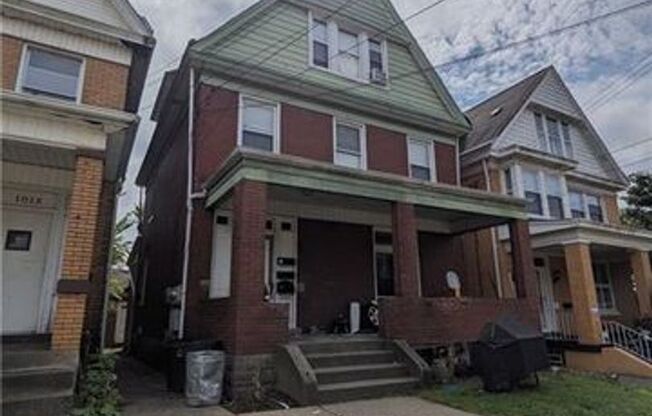 Fabulous Fully Remodeled 5 Bedroom House
