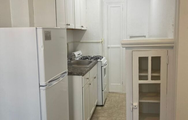 Studio, 1 bath, 308 sqft, $1,250, Unit Bayard Manor 307