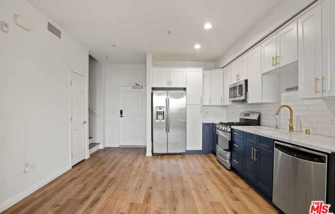 2 beds, 1.8 baths, 1,240 sqft, $3,700, Unit 240