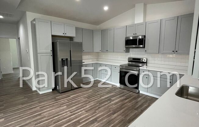 3 beds, 2 baths, $2,695, Unit 5102 N 9th St #A