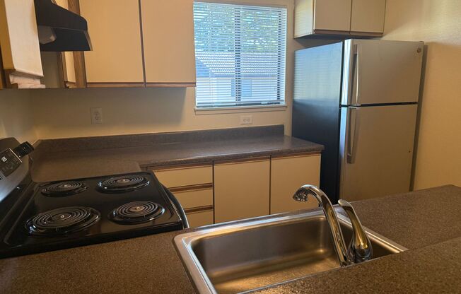 2 beds, 1 bath, 830 sqft, $1,950, Unit F303