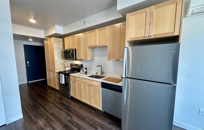 Studio, 1 bath, 430 sqft, $1,499, Unit Unit 412