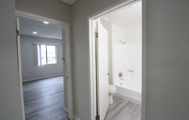 2 beds, 1 bath, 850 sqft, $2,375, Unit 7543-206