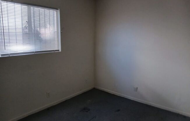 2 beds, 1 bath, $1,000