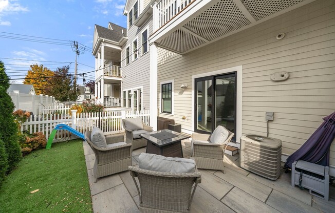 3 beds, 2.5 baths, 1,757 sqft, $4,500, Unit 3