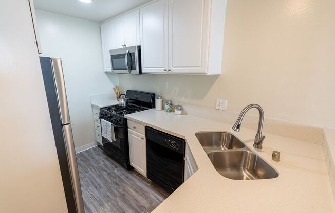 1 bed, 1 bath, 700 sqft, $2,298, Unit 4260.101