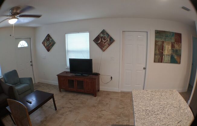 3 beds, 2 baths, $2,500