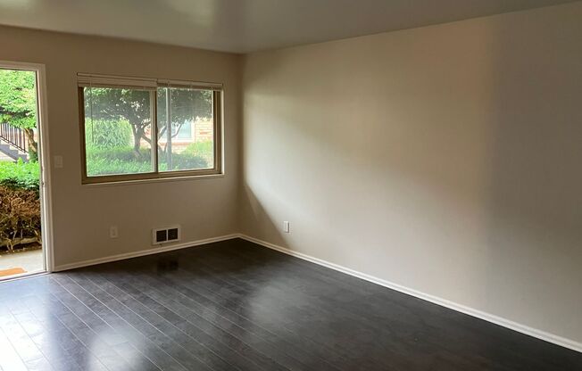 1 bed, 1 bath, 600 sqft, $1,645, Unit 16