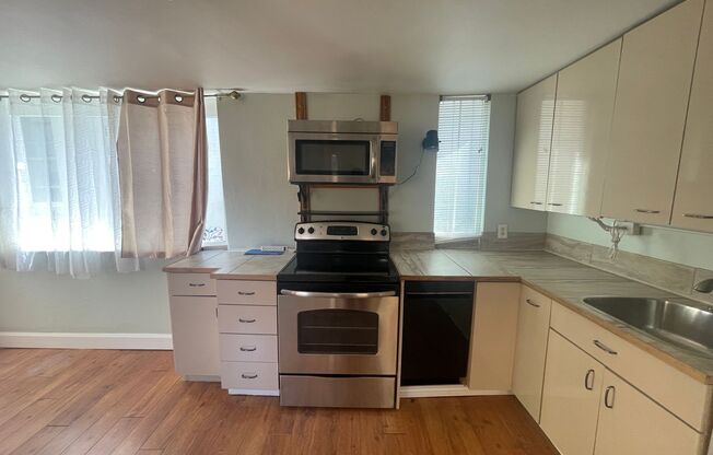 2 beds, 2 baths, $1,845, Unit #4