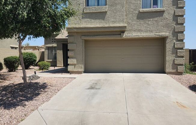 4 bed 2.5 bath in an HOA