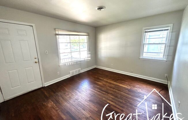 2 beds, 1 bath, $1,050