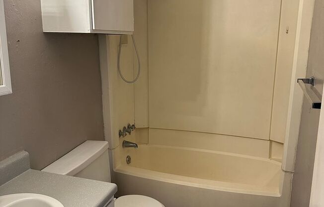 2 bedroom / 1 bath four-plex in Bryan (Northgate Area)