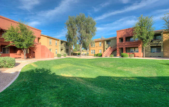 Grassy Courtyard at San Bellino Apartments, Glendale, 85303