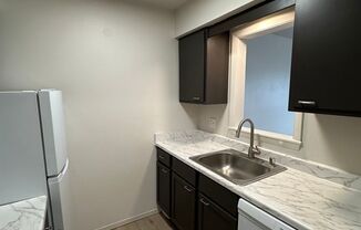 2 beds, 1 bath, $1,295, Unit 103