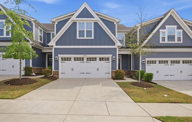 Gorgeous 3-Bedroom Townhome in Rivercross with Modern Upgrades