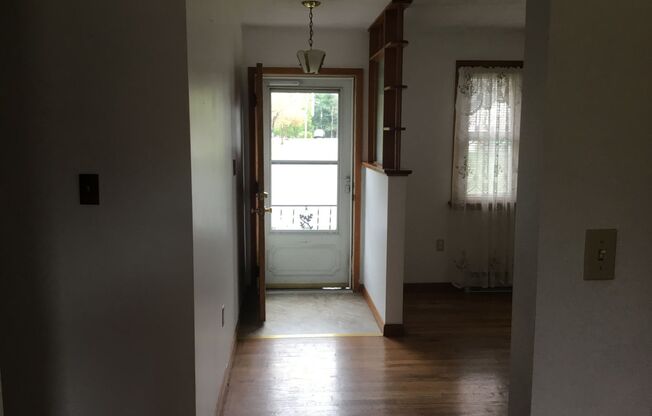 3 beds, 1 bath, $1,695