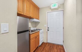 1 bed, 1 bath, $1,450, Unit 524 41st St Unit C